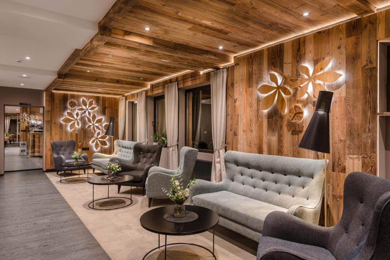 Mondi Hotel Tscherms エクステリア 写真
