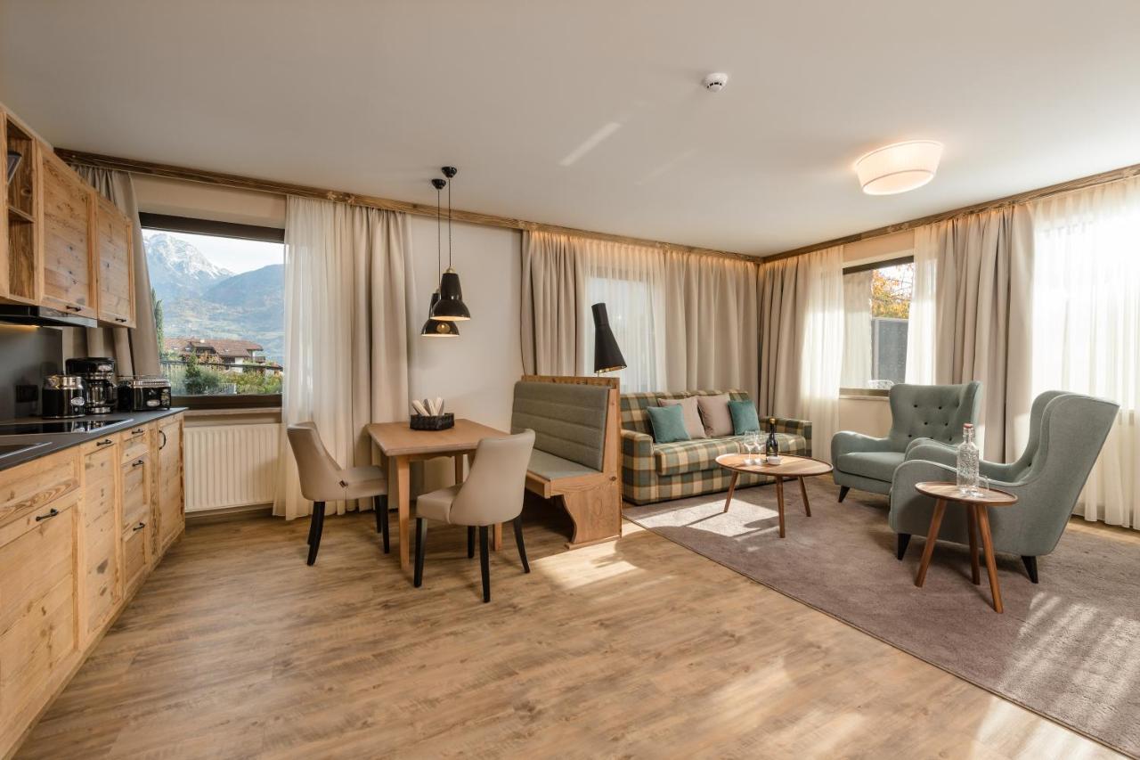 Mondi Hotel Tscherms エクステリア 写真